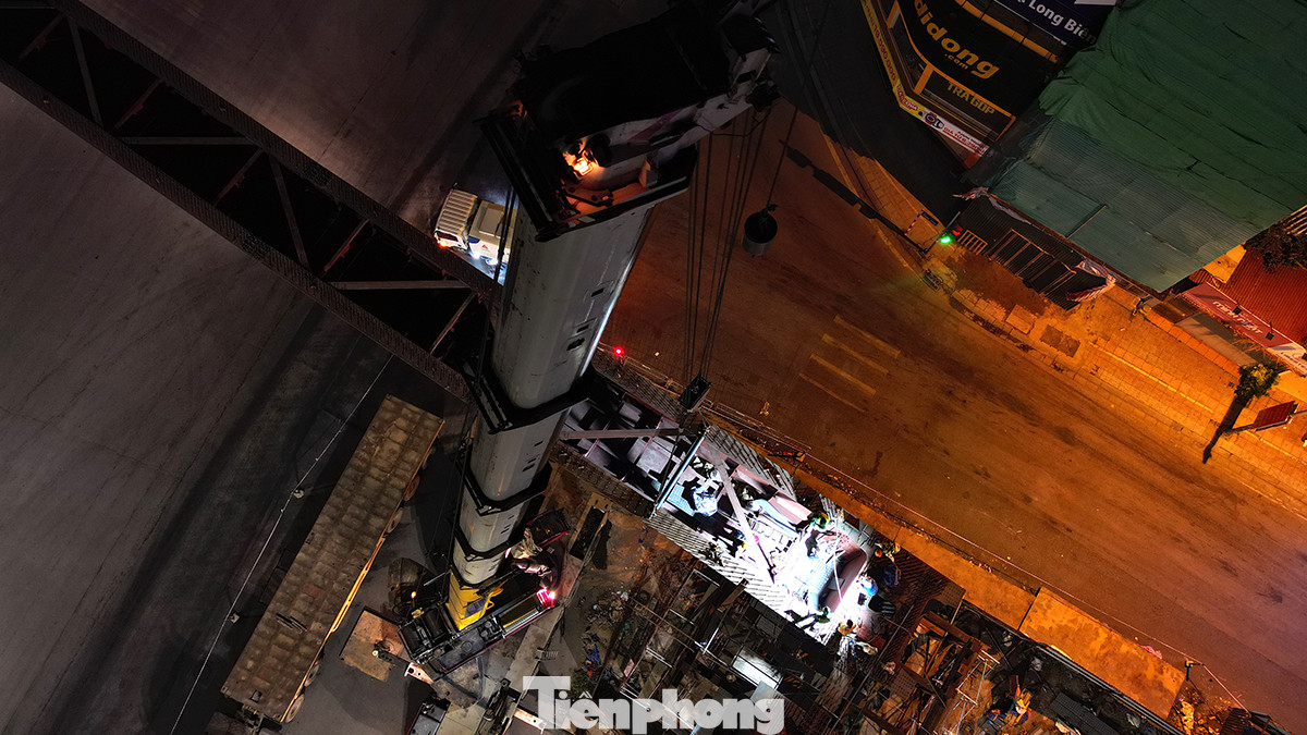 Theo dự kiến đường bị khóa đến 4 giờ sáng, tuy nhiên mọi công tác định vị dầm cầu đã được đơn vị thi công khẩn trương thực hiện. Đến vào thời điểm khoảng hơn 3 giờ, hàng rào đã được tháo để mở đường phục vụ giao thông đi lại thuận tiện.