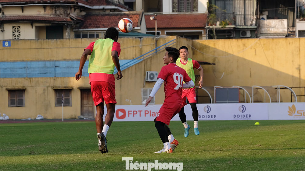 Ngoại hình vượt trội của ngoại binh vừa được Hải Phòng ký hợp đồng.