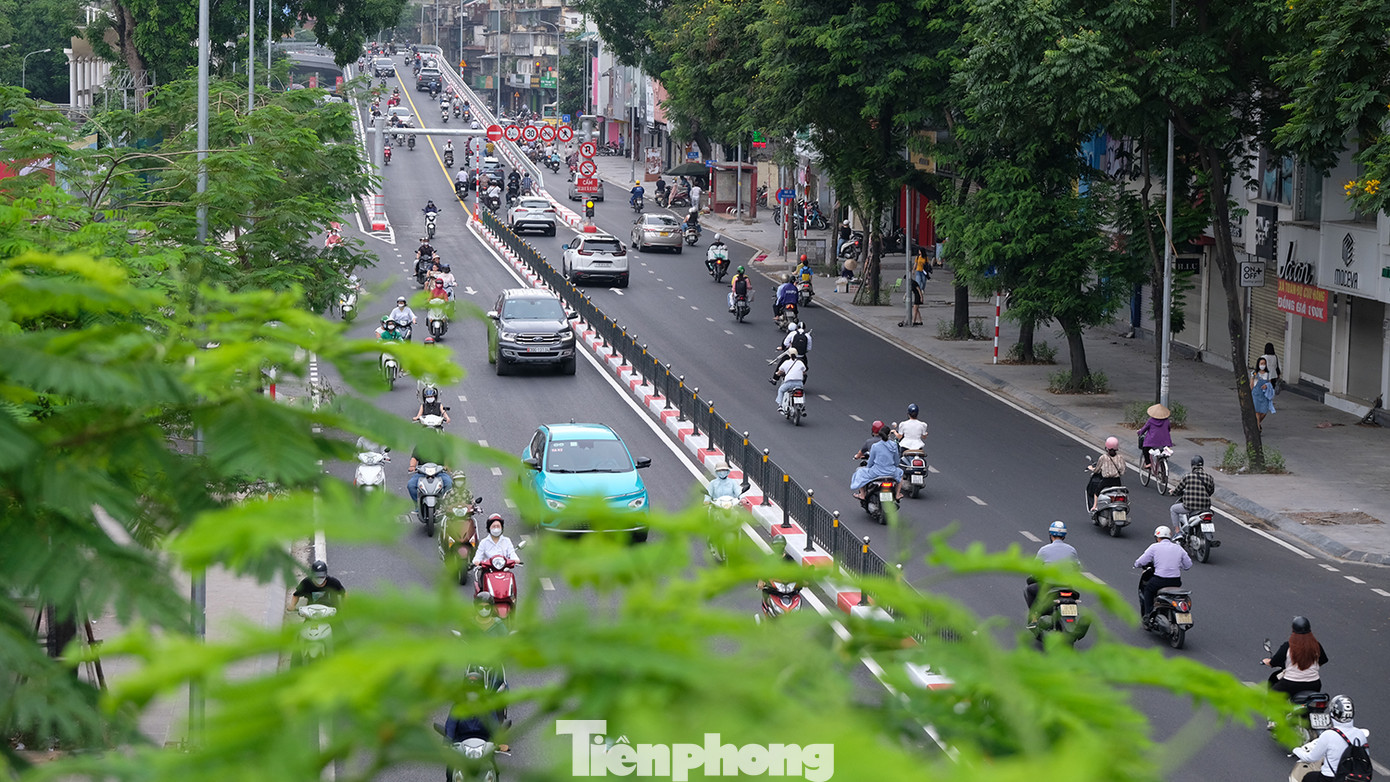 Cầu vượt thép tại nút giao thông Chùa Bộc - Phạm Ngọc Thạch đã chính thức thông xe sáng 30/6.