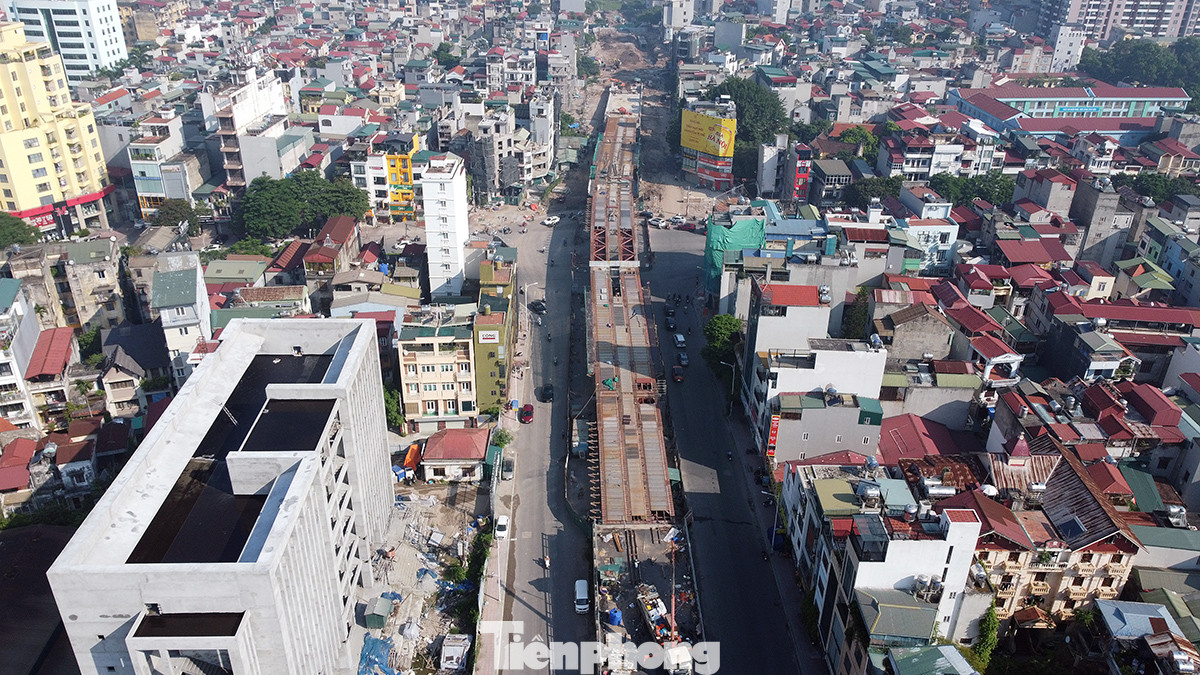 Công trình cầu vượt Nguyễn Văn Cừ - Hồng Tiến thuộc dự án đường nối từ đường Hồng Tiến đến hết khu tái định cư phường Ngọc Thụy (quận Long Biên, Hà Nội).