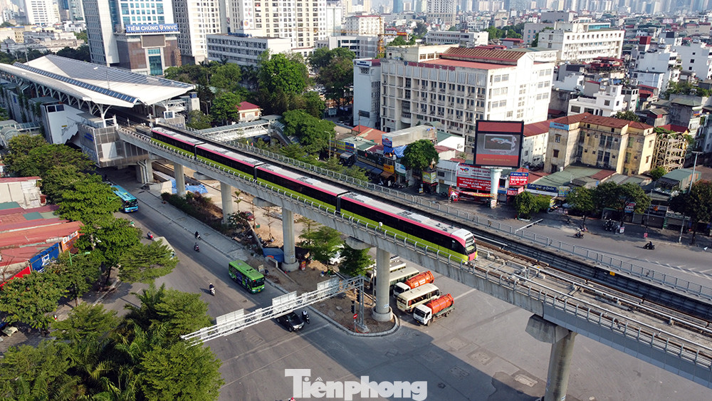 Đoàn tàu Nhổn - ga Hà Nội vẫn được tiếp tục cho chạy thử trong ngày hôm qua (31/5).