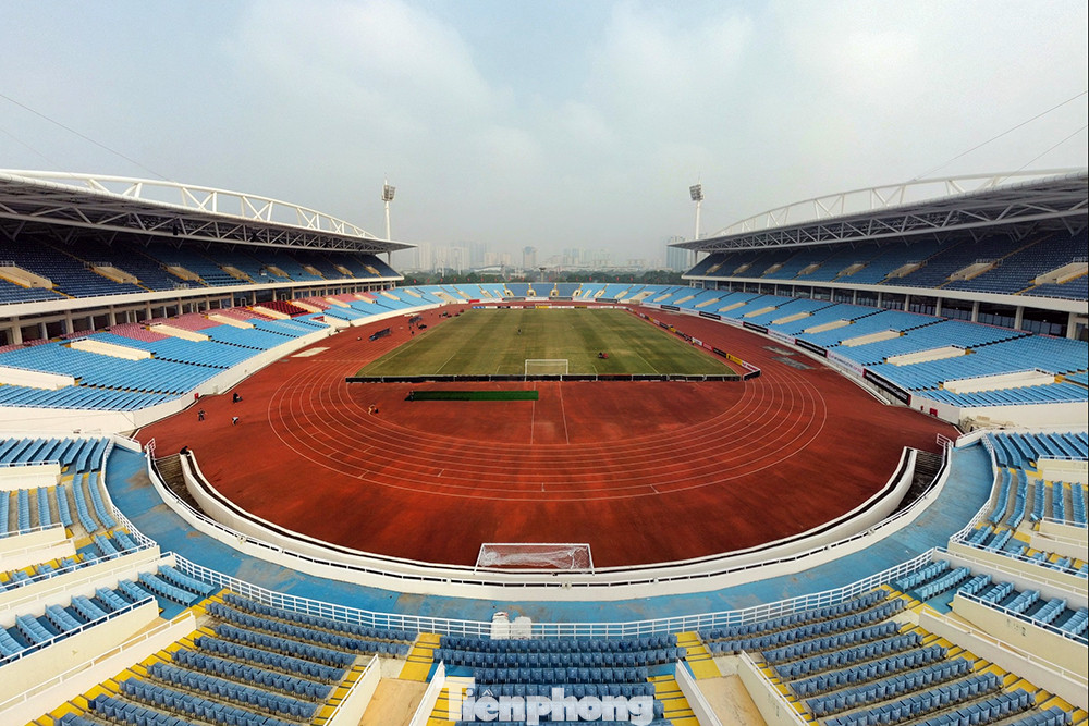 Hình ảnh sân Mỹ Đình được ghi nhận vào sáng nay (9/1), thời điểm toàn bộ sân đã được các sinh viên tình nguyện tổng vệ sinh sạch sẽ.