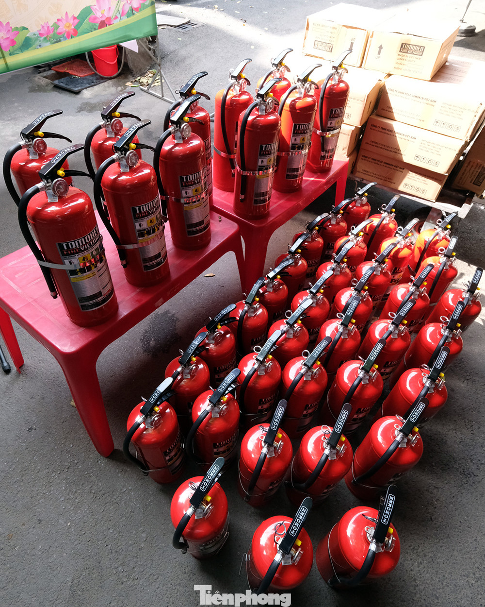 Các bình chữa cháy được cấp cho người dân đã được kiểm định và do doanh nghiệp trong nước sản xuất.