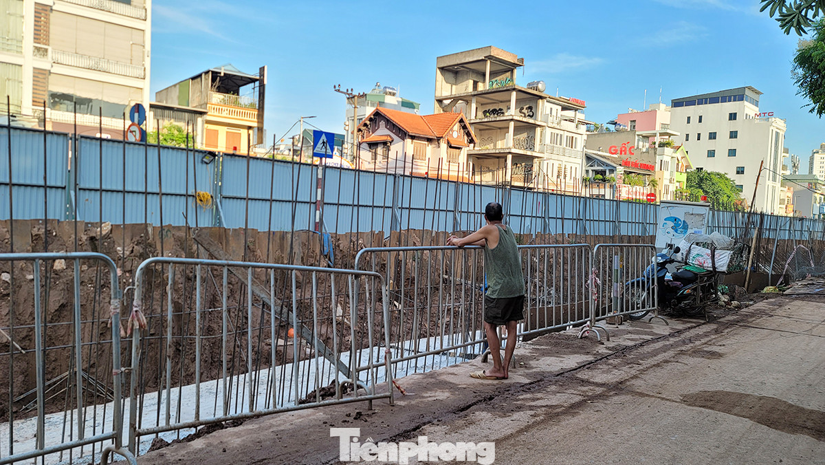Tuy nhiên, dự án đến nay đã quá thời gian dự kiến hoàn thành hạng mục nêu trên, gây ảnh hưởng đến công tác phòng, chống thiên tai trong mùa mưa lũ 2023. Tuy nhiên, dự án đến nay đã quá thời gian dự kiến hoàn thành hạng mục nêu trên, gây ảnh hưởng đến công tác phòng, chống thiên tai trong mùa mưa lũ 2023.