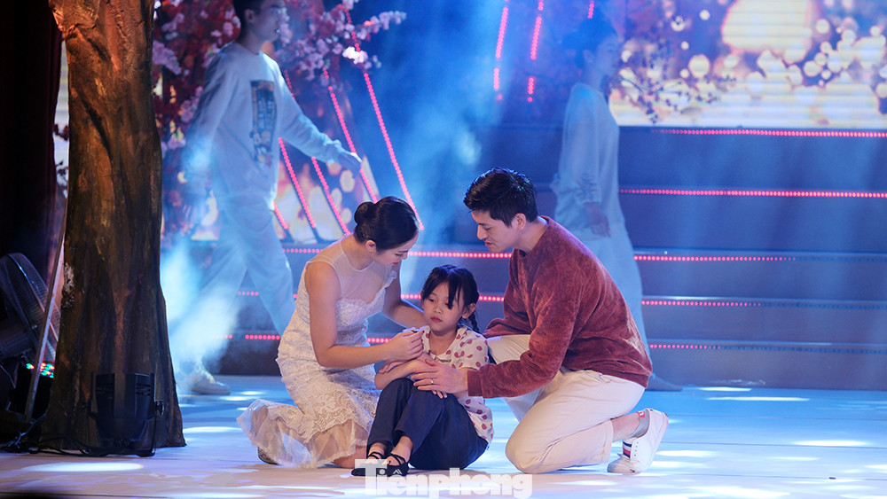 Trong năm qua, chương trình đã hỗ trợ trẻ em khám sàng lọc, phân loại cho trẻ em tại các vùng khó khăn, hỗ trợ phẫu thuật tim, phẫu thuật nụ cười, phẫu thuật dị tật vận động; hỗ trợ dụng cụ học tập, xe đạp, xe lăn… cho trẻ em có hoàn cảnh đặc biệt, khó khăn