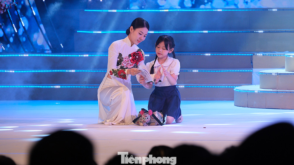 Xây dựng các điểm trường, cầu đến lớp, điểm vui chơi dành cho các em học sinh vùng đặc biệt, khó khăn, trẻ em bị ảnh hưởng bởi dịch bệnh Covid-19, hỗ trợ dinh dưỡng thông qua các chương trình, dự án...