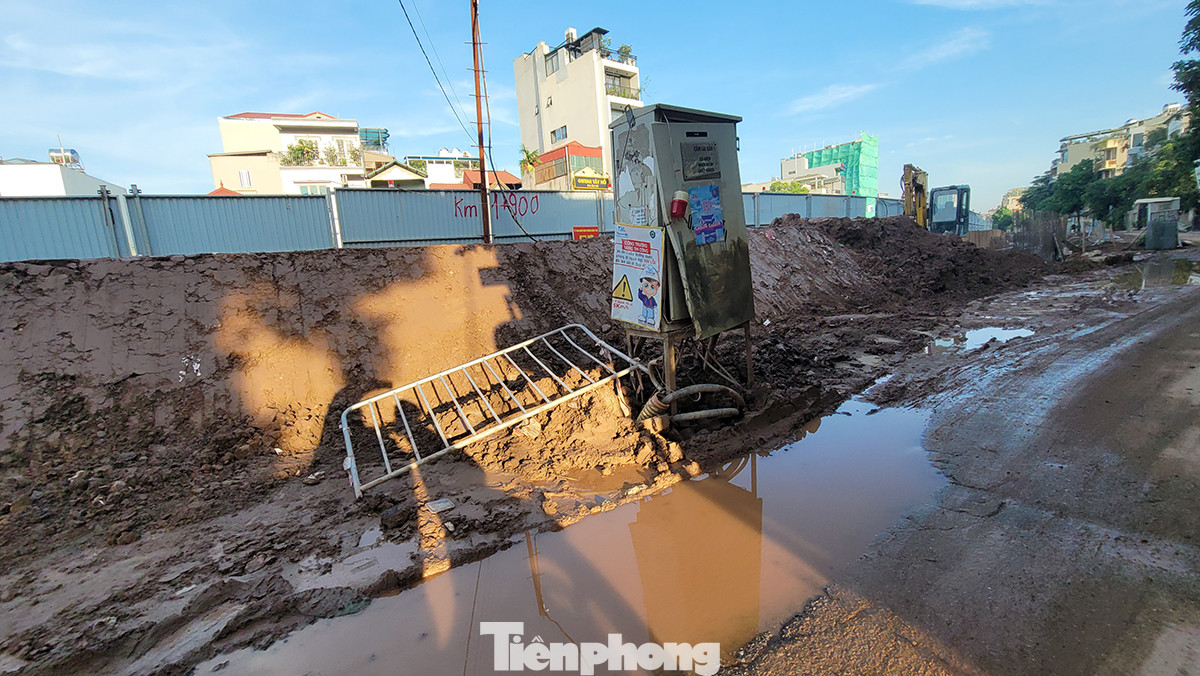 Tuy nhiên, dự án đến nay đã quá thời gian dự kiến hoàn thành hạng mục nêu trên, gây ảnh hưởng đến công tác phòng, chống thiên tai trong mùa mưa lũ 2023. Tuy nhiên, dự án đến nay đã quá thời gian dự kiến hoàn thành hạng mục nêu trên, gây ảnh hưởng đến công tác phòng, chống thiên tai trong mùa mưa lũ 2023.