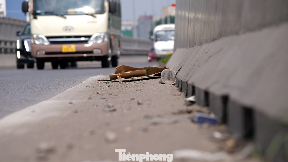 Dự án đưa vào sử dụng là điều mong mỏi của người dân Thủ đô nói chung cũng như bao người phải thường xuyên qua lại "con đường đau khổ" vì tắc đường nói riêng.