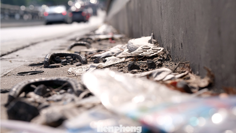 Đoạn đường vành đai 2 trên cao đoạn Ngã Tư Sở - Trường Chinh được thông xe và đưa vào khai thác sử dụng vào ngày 9/11/2020 sau một thời gian khẩn trương thi công.