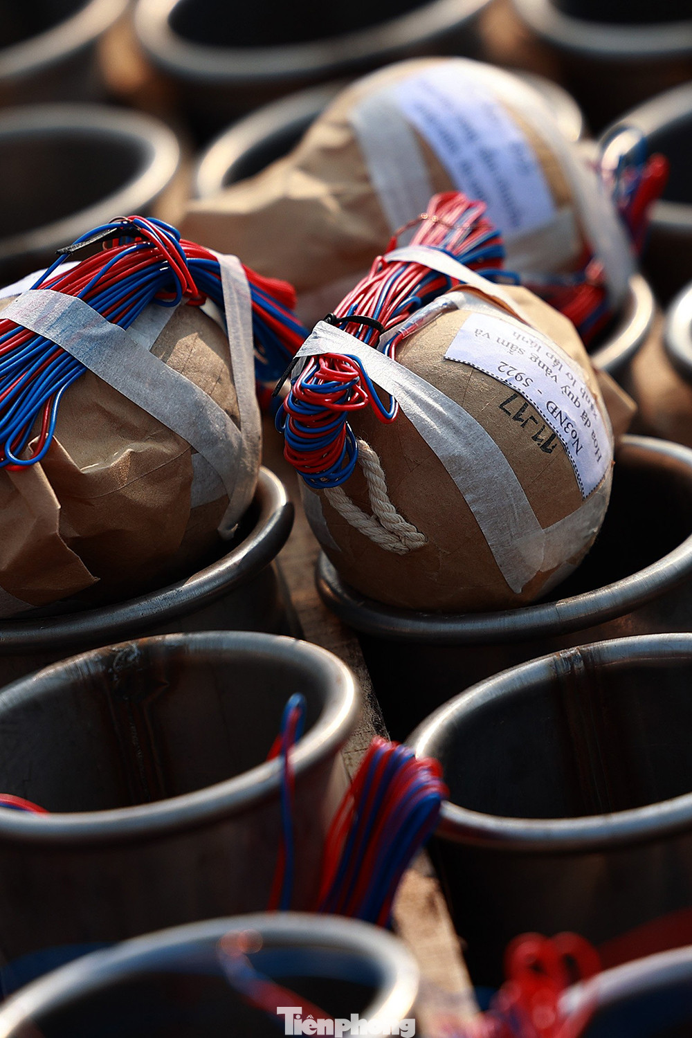 Đúng 12 giờ đêm nay (21/1) tức đêm 30 Tết, tất cả 31 điểm bắn pháo hoa trên địa bàn TP Hà Nội sẽ đồng loạt khai hoả chào đón năm Quý Mão.