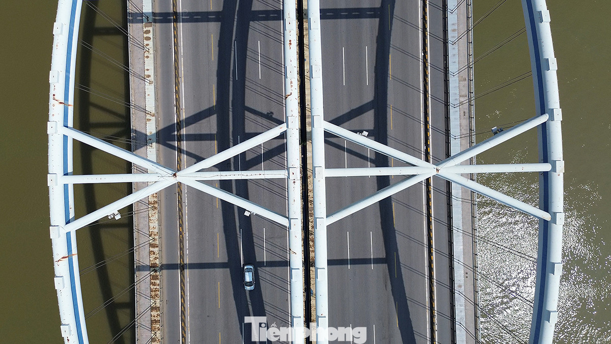 Từ thời điểm xây dựng cho đến nay, cầu Đông Trù vẫn được mệnh danh là cây cầu vòm sắt - kết cấu bê tông lớn nhất Việt Nam.