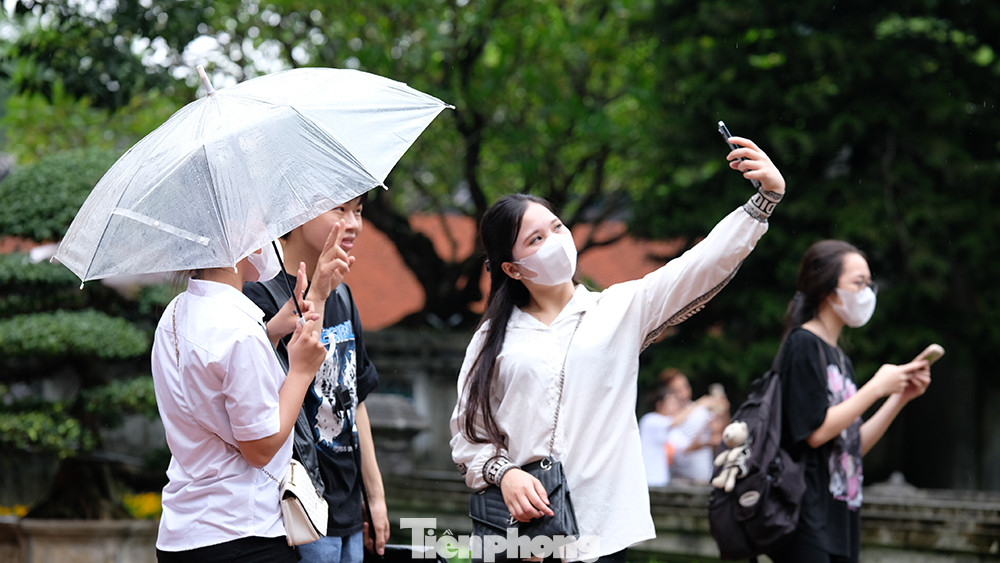 Check in ảnh lưu niệm chuỗi ngày đáng nhớ nhất cuộc đời học trò.