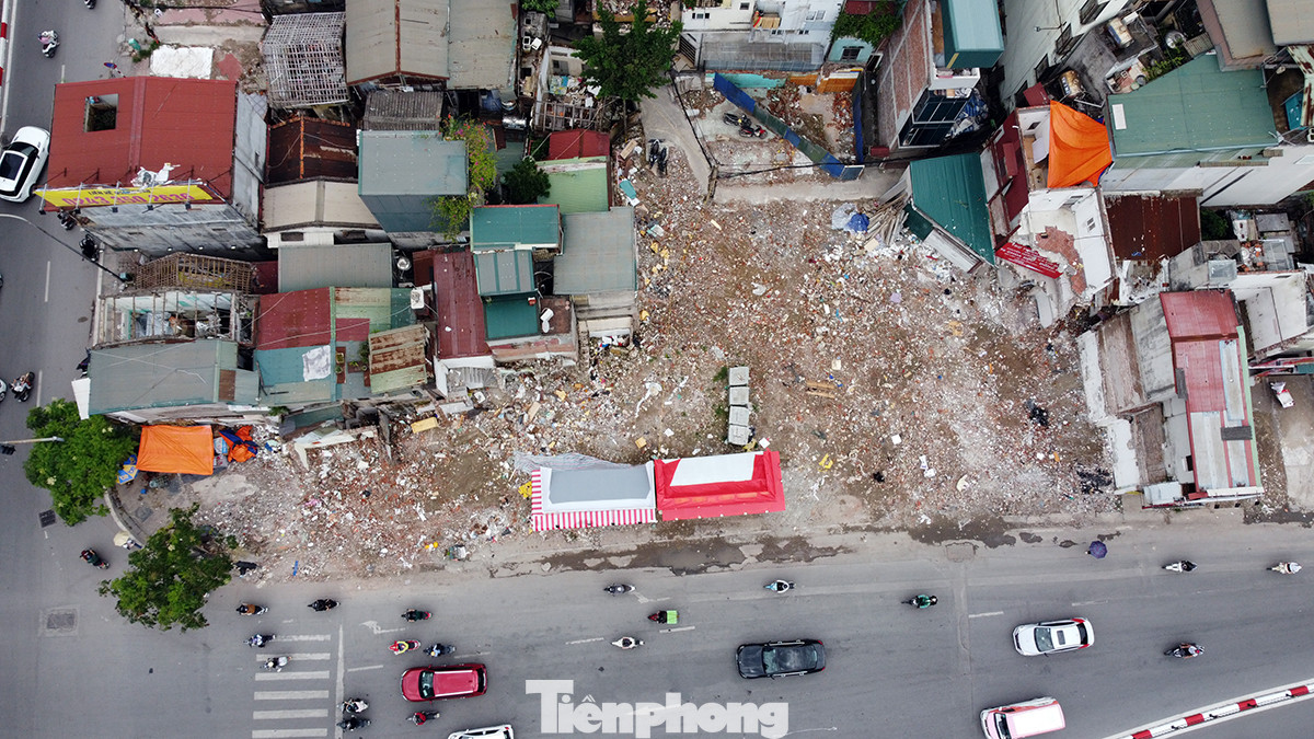 Được biết, khu vực giải phóng mặt bằng (GPMB) này có 110 hộ dân nằm trong diện quy hoạch phải di dời, phần lớn các hộ đã nhận tiền đền bù.