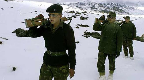 Quân đội Ấn Độ ở vùng biên giới với Trung Quốc. Ảnh: Reuters Quân đội Ấn Độ ở vùng biên giới với Trung Quốc