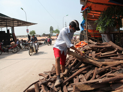 Gỗ cân là “đặc sản” ở Phù Khê. Ảnh: Minh Đức