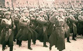 Ba đồng chí lớp đầu tiên của Đoàn hy sinh trong các trận đánh quyết liệt chống phát xít Đức ở Nam Mát-xcơ-va (trong đội hình Sư đoàn quốc tế bảo vệ Liên xô) là ai?