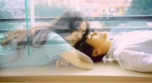 Ai cũng cần dành đủ tình yêu thương để nâng đỡ nỗi bất an do khoảng cách gây ra. Ai cũng cần dành đủ tình yêu thương để nâng đỡ nỗi bất an do khoảng cách gây ra.