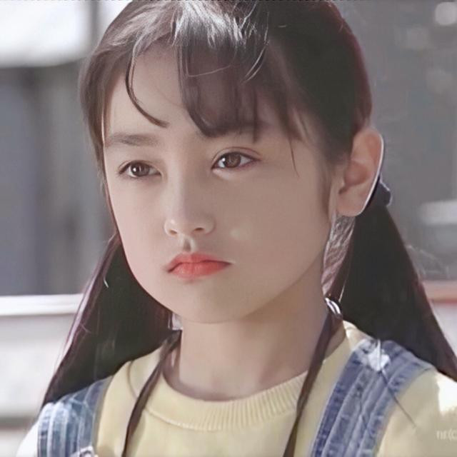 Anda Youshi bắt đầu tham gia đóng các quảng cáo khi mới 3 tuổi. Với vẻ ngoài đáng yêu, dễ thương, cô nhanh chóng được các chương trình tìm đến. Năm 12 tuổi, Anda Youshi đã trở nên nổi tiếng với bộ phim truyền hình Nhật Bản Đứa trẻ vô gia cư (1994). Cô bé đáng yêu và cũng đáng thương trong bộ đồ thủy thủ, tóc buộc đuôi ngựa hai bên đã trở thành hình ảnh kinh điển trên màn ảnh của Anda Youshi khi ấy.