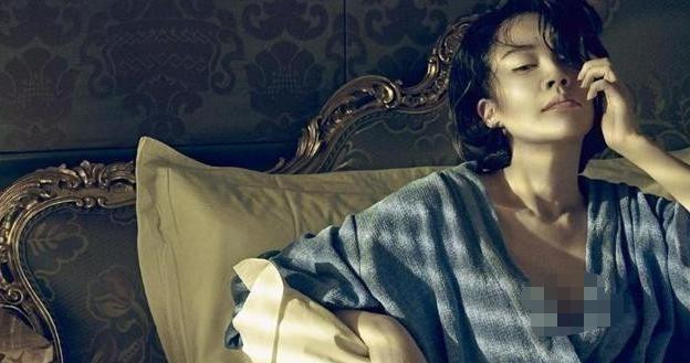 Hứa Tình không bao giờ phụ thuộc vào đàn ông, điều duy nhất để dựa vào trong cuộc sống là chính bản thân cô. Trong suốt hành trình của cuộc đời, sẽ có người rời đi, không ai có thể đồng hành tới cuối cùng, ngoài trừ chính bản thân mình. Hứa Tình hiểu rõ điều này, bởi vậy người đẹp luôn trân trọng cuộc sống của mình, sống độc lập, tự tìm kiếm niềm vui và sự viên mãn. Hứa Tình không bao giờ phụ thuộc vào đàn ông, điều duy nhất để dựa vào trong cuộc sống là chính bản thân cô. Trong suốt hành trình của cuộc đời, sẽ có người rời đi, không ai có thể đồng hành tới cuối cùng, ngoài trừ chính bản thân mình. Hứa Tình hiểu rõ điều này, bởi vậy người đẹp luôn trân trọng cuộc sống của mình, sống độc lập, tự tìm kiếm niềm vui và sự viên mãn.