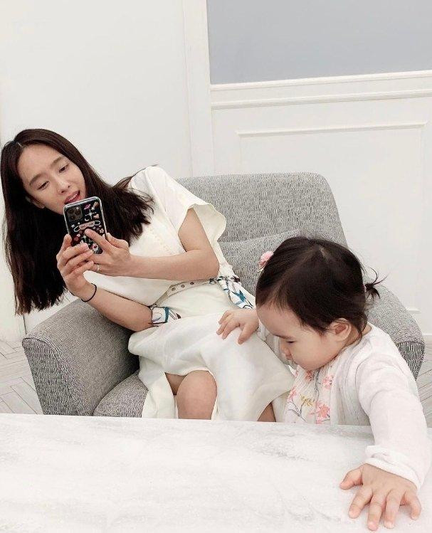 Từng đáp trực thăng dự event, 'sao' nữ giờ sống qua ngày với 150.000 đồng ảnh 26