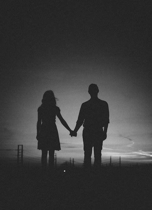 Tập trung vào cảm giác tưởng tượng bản thân với người mà bạn luôn muốn ở bên.