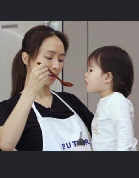 Từng đáp trực thăng dự event, 'sao' nữ giờ sống qua ngày với 150.000 đồng ảnh 27