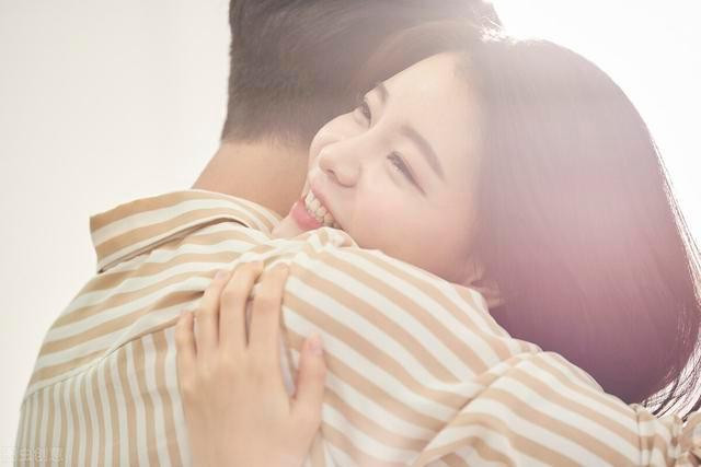 Đối mặt với đối phương không còn cảm giác với bạn đúng lúc, sự nhún mình và 'xu nịnh lẫn khiêm tốn về bản thân' thực chất sẽ khiến bản thân bị tổn thương sâu sắc hơn.