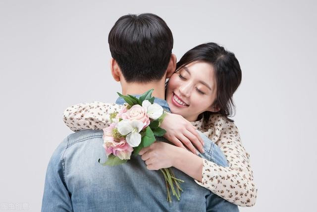 Nếu một người phụ nữ chưa kết hôn ở tuổi 30, mọi người có thể nghĩ rằng cô ấy độc lập và có tầm nhìn tốt. Nếu một người đàn ông ở tuổi này mà không kết hôn, người khác có thể nói rằng anh ta kém cỏi, chẳng ai yêu. Nếu một người phụ nữ chưa kết hôn ở tuổi 30, mọi người có thể nghĩ rằng cô ấy độc lập và có tầm nhìn tốt. Nếu một người đàn ông ở tuổi này mà không kết hôn, người khác có thể nói rằng anh ta kém cỏi, chẳng ai yêu.