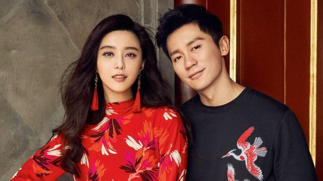 Lý Thần và Phạm Băng Băng là cặp đôi được yêu thích số 1 tại Trung Quốc trước đây, dù họ đã chia tay, nhưng người hâm mộ vẫn mong chờ cặp trai tài gái sắc này quay trở lại với nhau. Lý Thần và Phạm Băng Băng là cặp đôi được yêu thích số 1 tại Trung Quốc trước đây, dù họ đã chia tay, nhưng người hâm mộ vẫn mong chờ cặp trai tài gái sắc này quay trở lại với nhau.