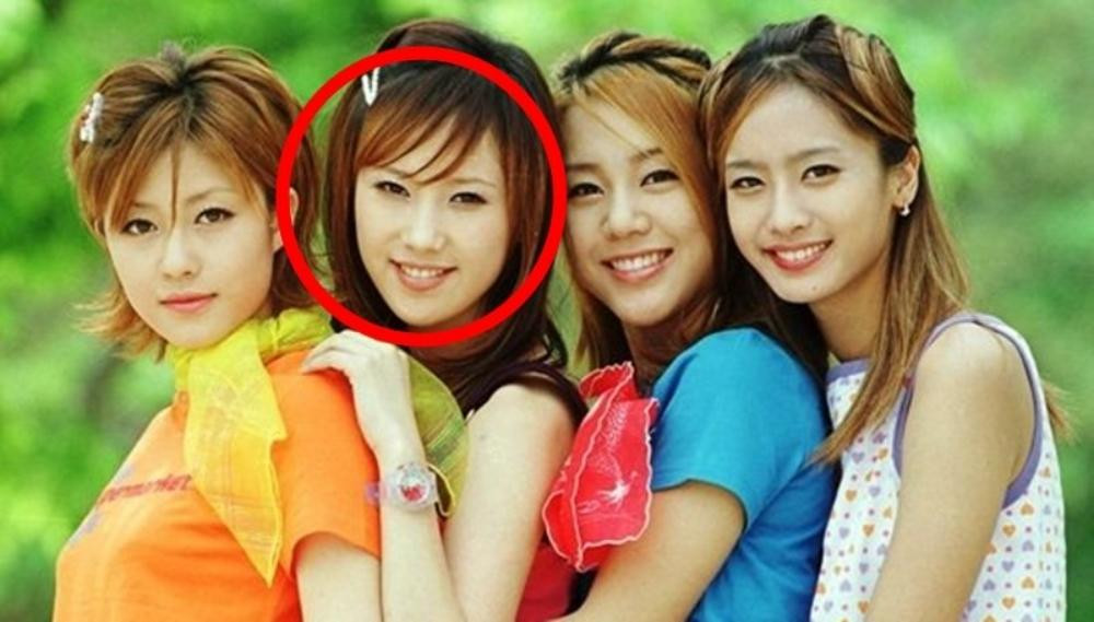 Jeon Eun-Mi, thành viên lứa đầu tiên của Jewelry, cũng là thành viên rời nhóm sau album đầu tay.Jeon Eun-Mi, học viên Khoa Diễn xuất tại Trường Trung học Nghệ thuật Anyang đã nhìn thấy nhiều cơ hội khác nhau để trở thành diễn viên sau khi rời Jewelry. Sau khi xuất hiện trong vở kịch 'Boeing Boeing' vào năm 2007, Jeon Eun-Mi tiếp tục xuất hiện trong 'Boeing Boeing 2' năm 2010.