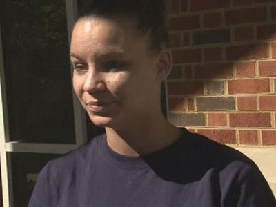 Tháng 9.2012, Paula Asher, 18 tuổi sống tại Mỹ, khoe trên Facebook rằng mình vừa lái xe đâm phải một xe khác chở 4 trẻ vị thành niên trong đó rồi bỏ chạy. Ngoài ra, cô gái còn khẳng định mình lái xe trong tình trạng đang dùng chất kích thích. Kết quả là bố mẹ của bốn đứa trẻ trên chiếc xe còn lại đọc được những dòng này và kiện lên toà, yêu cầu Paula gỡ bài xuống đồng thời xin lỗi. Tuy vậy, Paula đã từ chối và bị toà cho ngồi trong nhà giam 2 ngày