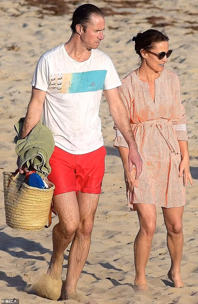 Chồng Pippa, James Matthews, cũng là người yêu thích vận động. Anh là cựu tay đua chuyên nghiệp, quản lý quỹ đầu cơ kiêm người thừa kế danh hiệu Địa chủ vùng Glen Affric của Scotland. Matthews ước tính có khối tài sản hơn 2 tỷ USD.