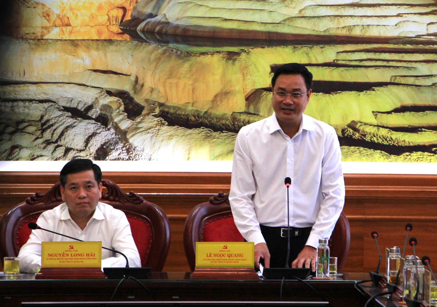 Bí thư tỉnh Uỷ Quảng Bình phát biểu. Bí thư tỉnh Uỷ Quảng Bình phát biểu.