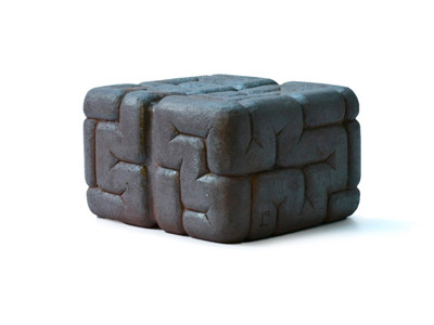 Nguyễn Ngọc Lâm (1977) Sự cứng nhắc, 15 x 25 x 25cm, đất nung