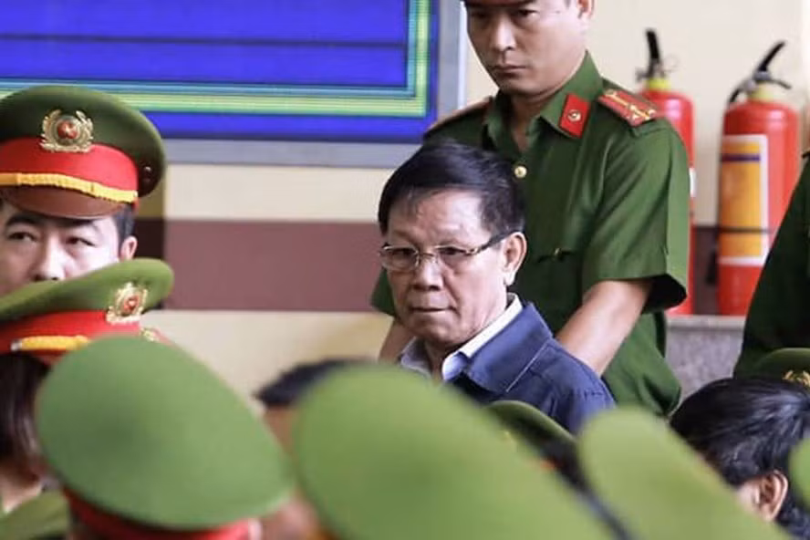 Bị cáo Phan Văn Vĩnh khai bán cây cảnh mua đồng hồ Rolex hơn 1 tỷ ảnh 6