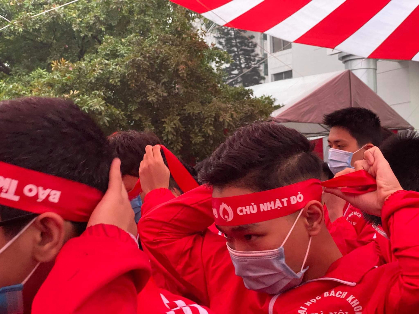 Giọt máu ấm giữa ngày đông lạnh ảnh 101