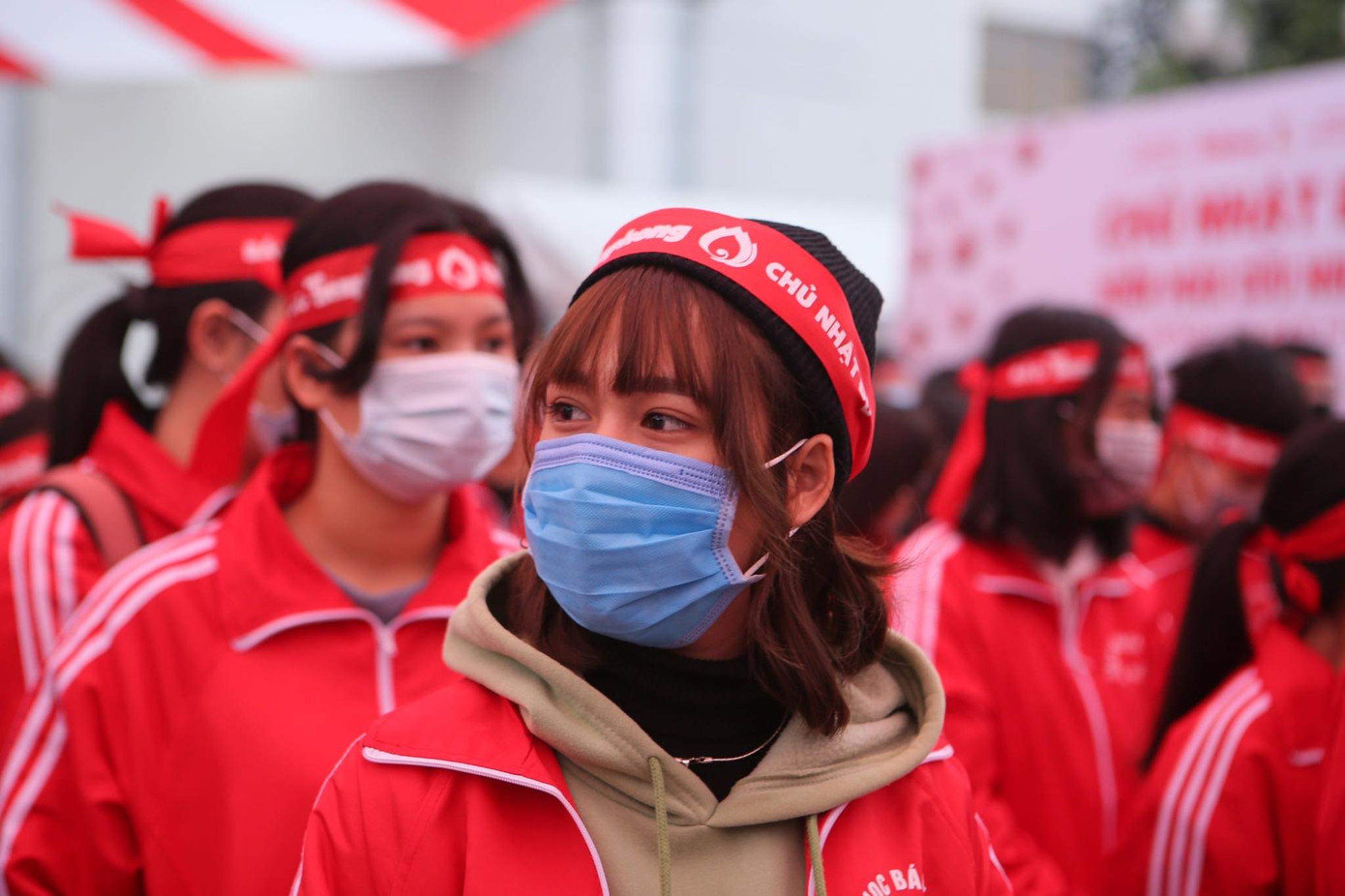 Giọt máu ấm giữa ngày đông lạnh ảnh 100