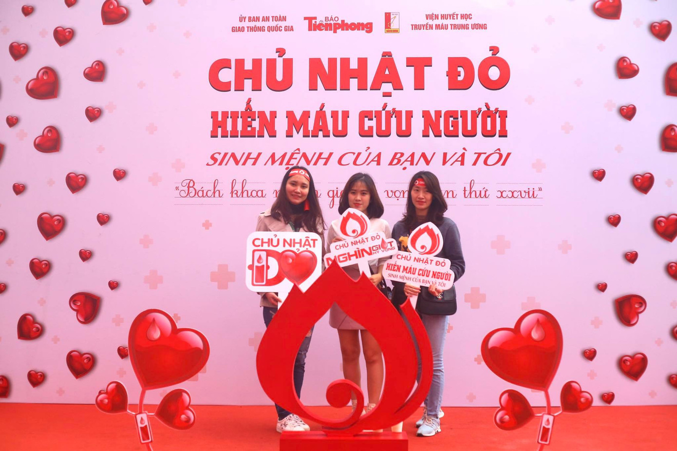 Giọt máu ấm giữa ngày đông lạnh ảnh 45