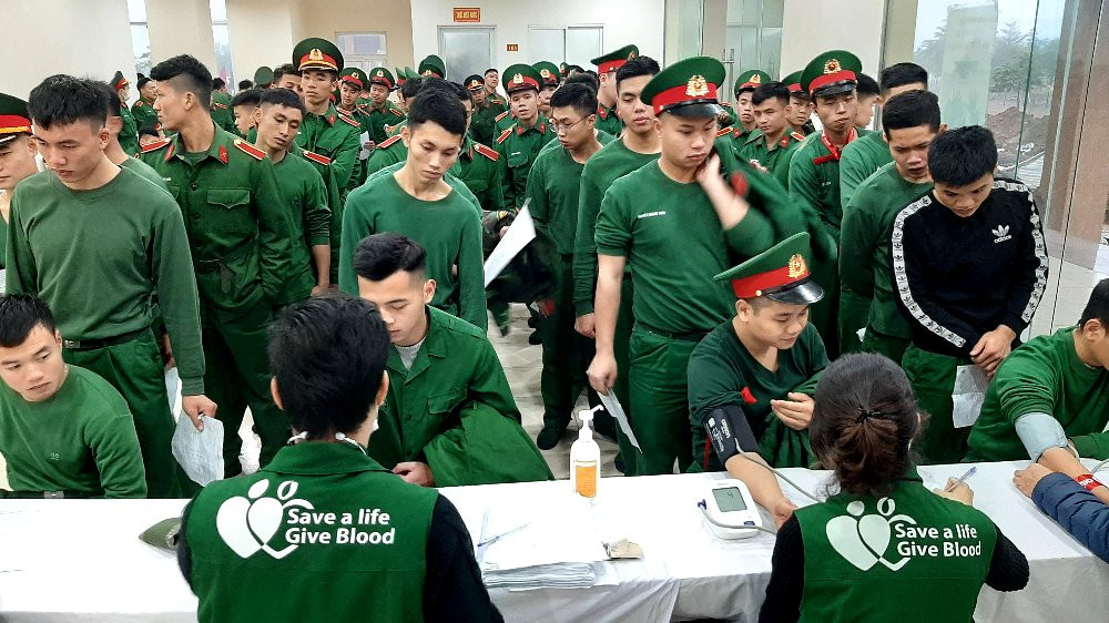 Giọt máu ấm giữa ngày đông lạnh ảnh 91