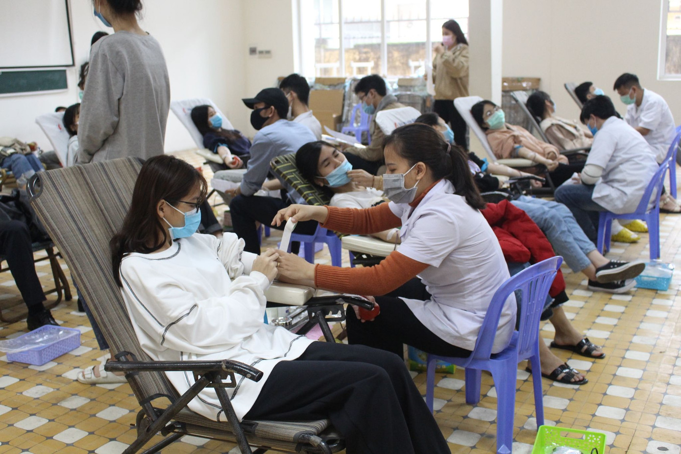 Giọt máu ấm giữa ngày đông lạnh ảnh 58