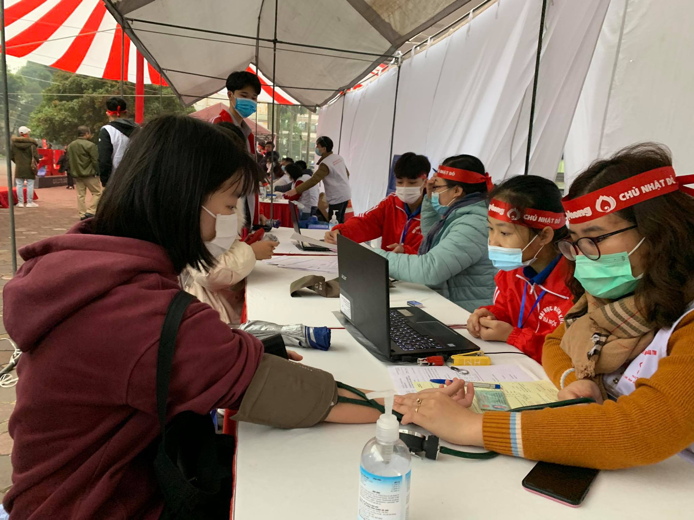 Giọt máu ấm giữa ngày đông lạnh ảnh 87