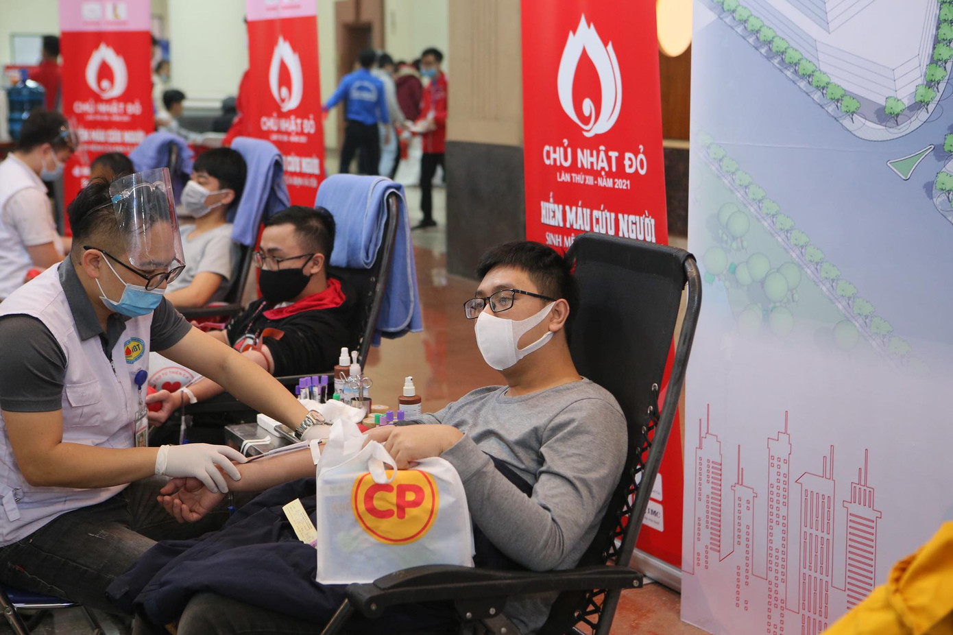 Giọt máu ấm giữa ngày đông lạnh ảnh 54