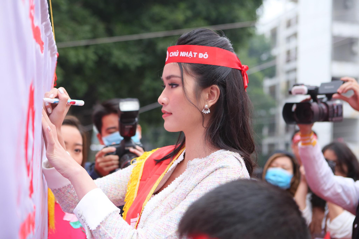 Giọt máu ấm giữa ngày đông lạnh ảnh 19