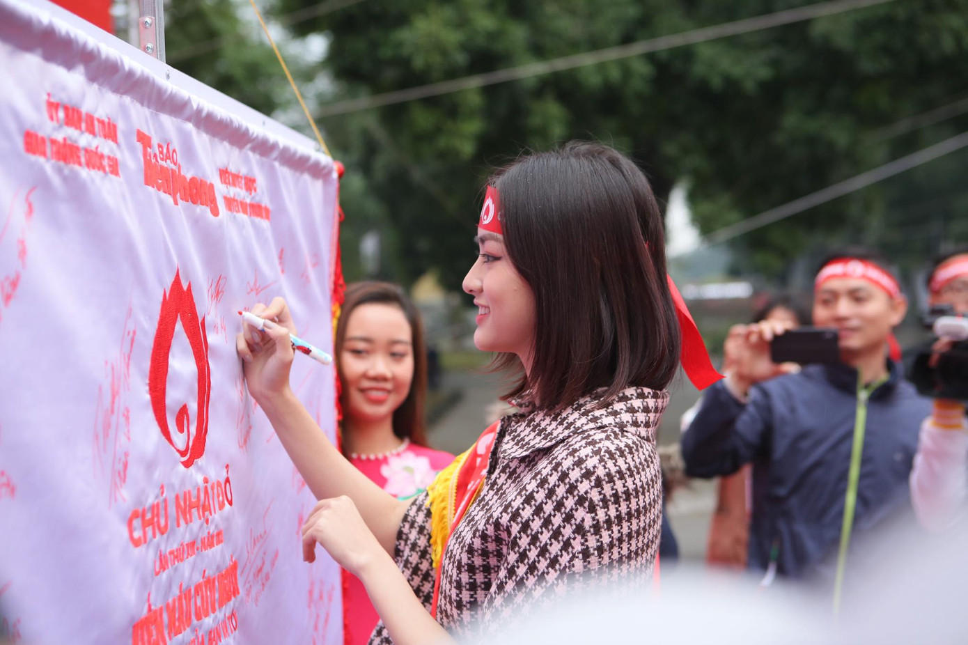 Giọt máu ấm giữa ngày đông lạnh ảnh 20