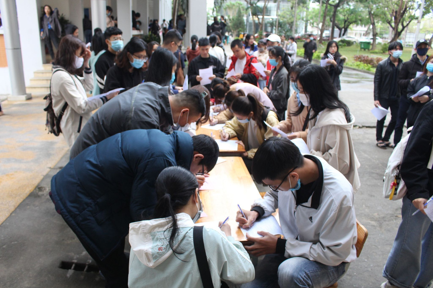 Giọt máu ấm giữa ngày đông lạnh ảnh 57