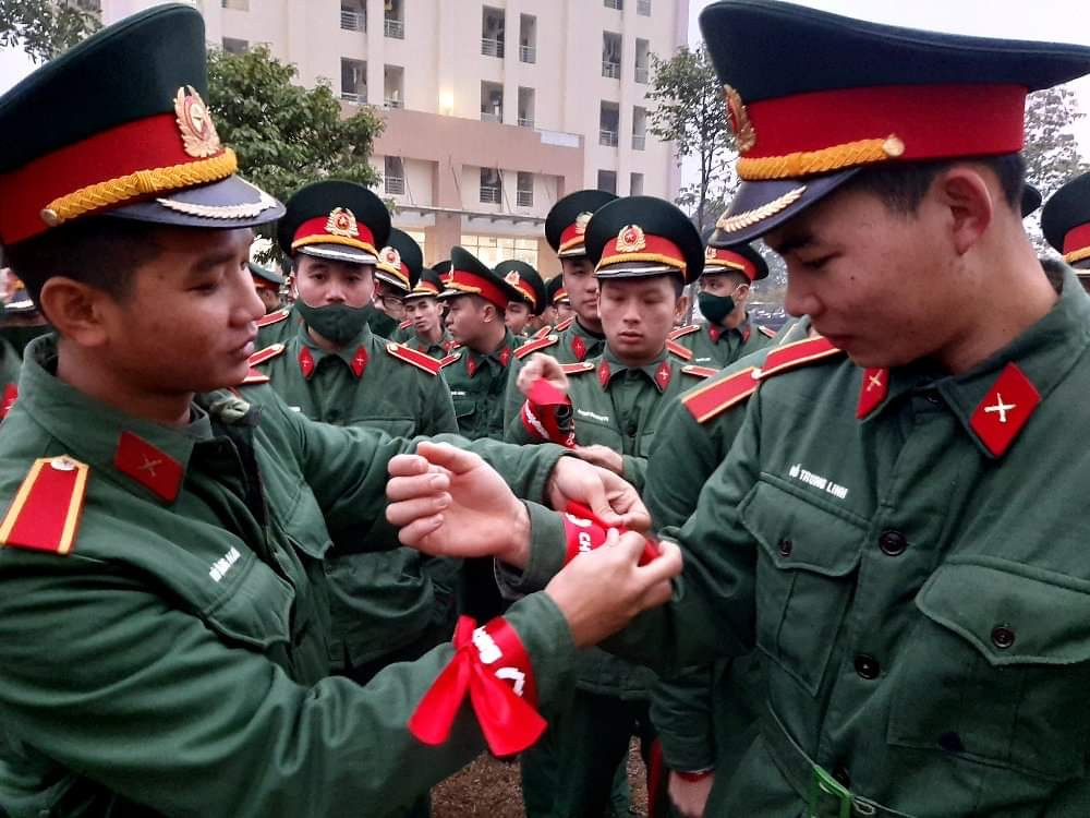 Giọt máu ấm giữa ngày đông lạnh ảnh 110