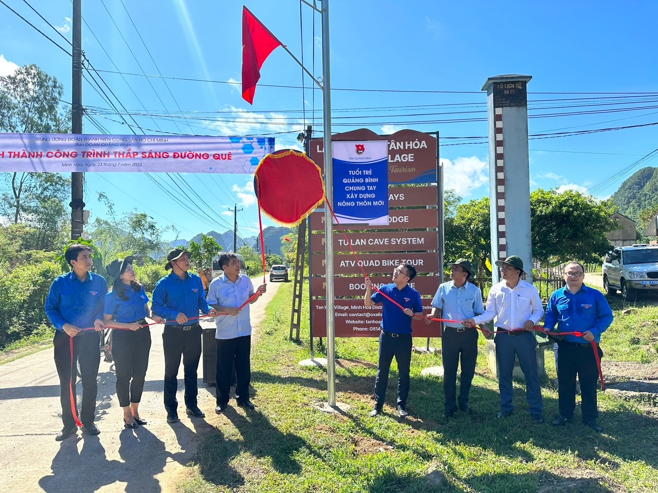 Khánh thành công trình thắp sáng đường quê tại xã Tân Hoá do Tỉnh Đoàn Quảng Bình đầu tư xây dựng Khánh thành công trình thắp sáng đường quê tại xã Tân Hoá do Tỉnh Đoàn Quảng Bình đầu tư xây dựng