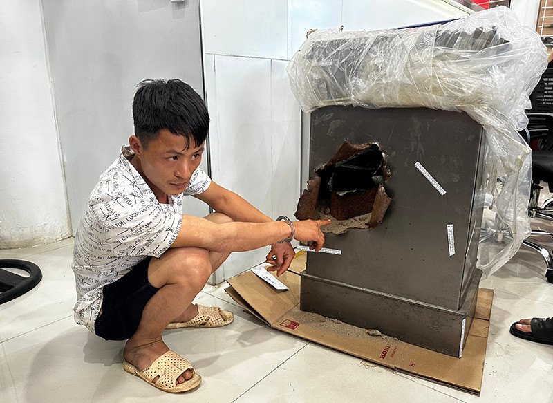 Đối tượng Hoàng Văn Cương tại hiện trường gây án Đối tượng Hoàng Văn Cương tại hiện trường gây án