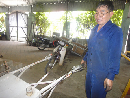 Lão nông không ruộng và chiếc máy gặt lúa thông minh ảnh 2