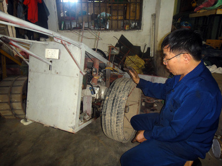 Lão nông không ruộng và chiếc máy gặt lúa thông minh ảnh 3